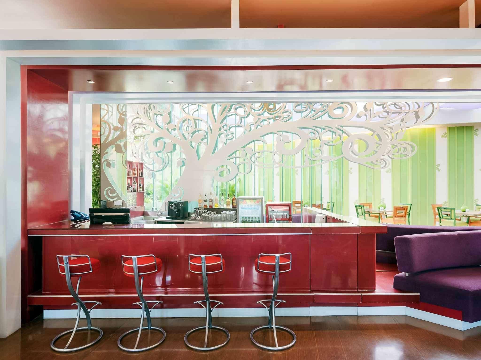Hotel Ibis Styles Bali Denpasar Extérieur photo